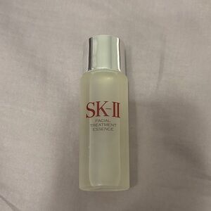 Facial Treatment Essence - Silver and Clear